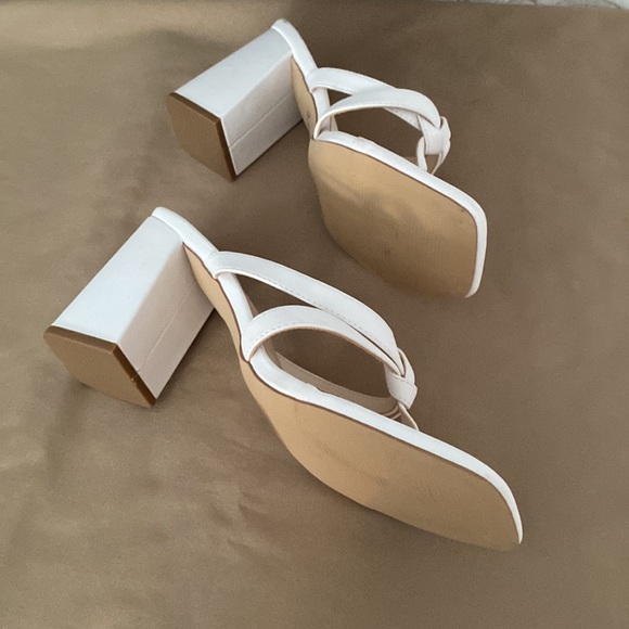 H Halston  women’s white block sandals - Picture 8 of 10